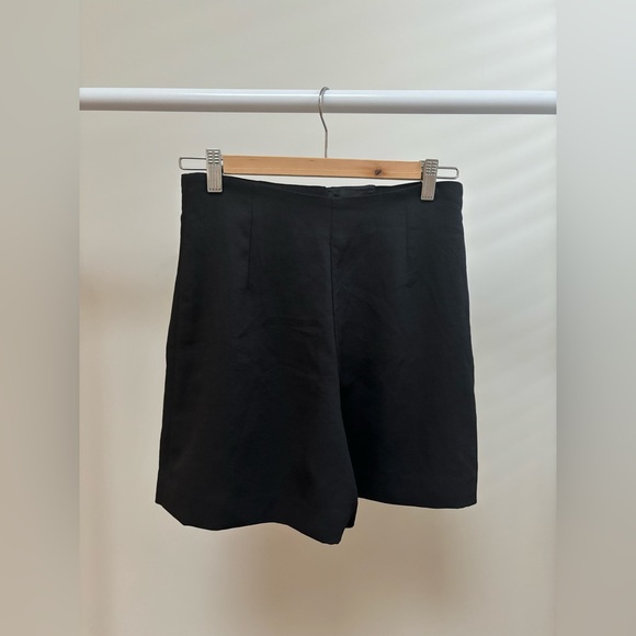 Aritzia Wilfred High Waisted Black Shorts - Picture 2 of 4